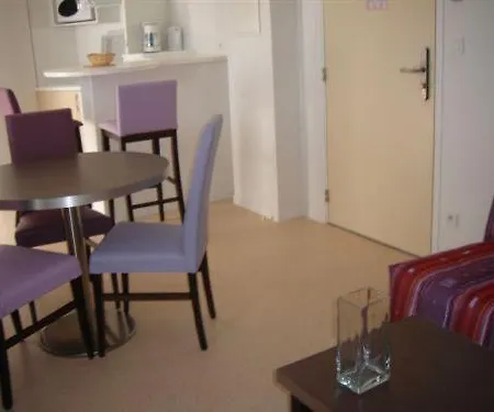 Adonis Toulouse - Du Parc Apartmanhotel Rouffire