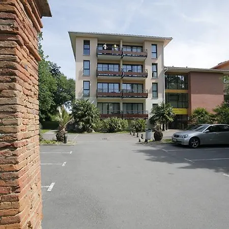 Adonis Toulouse - Du Parc Aparthotel 3*